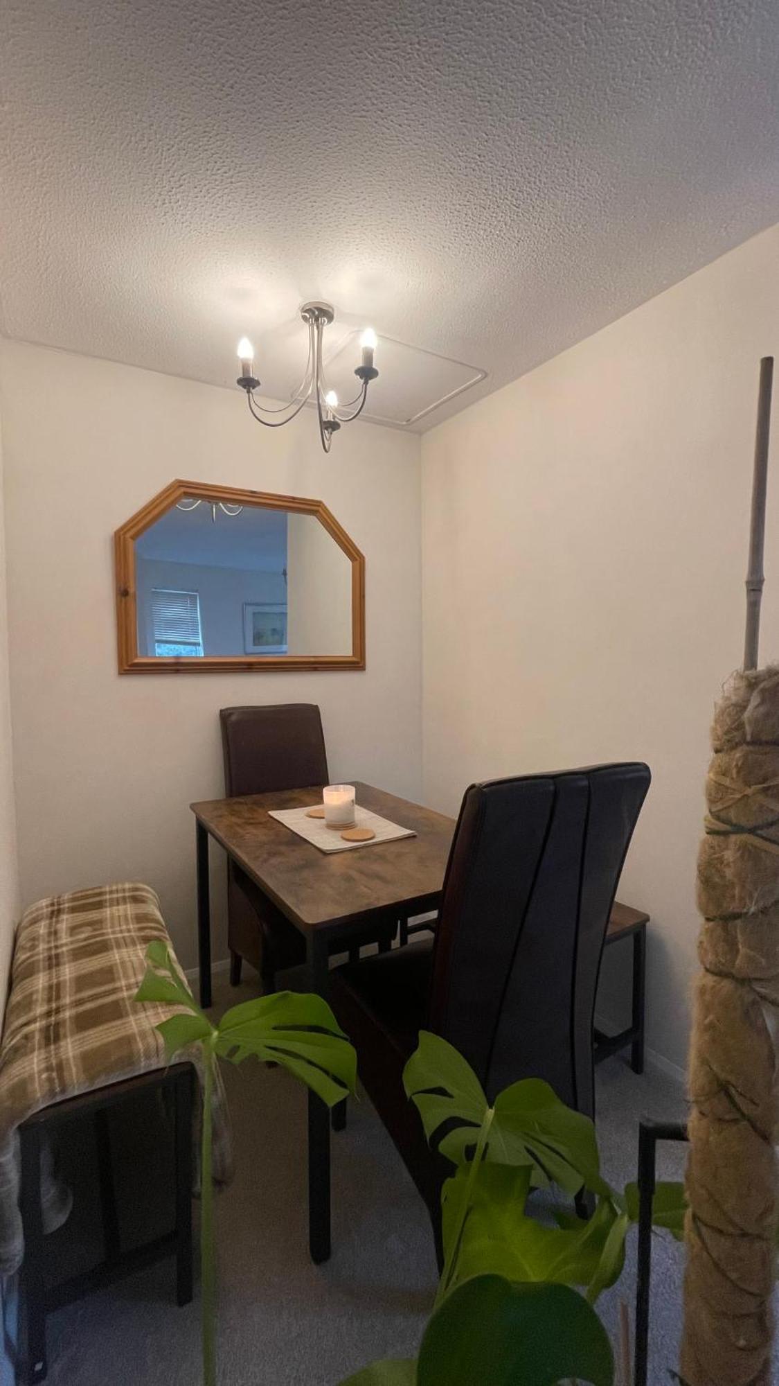 Entire Home With Private Entrance Earley 外观 照片